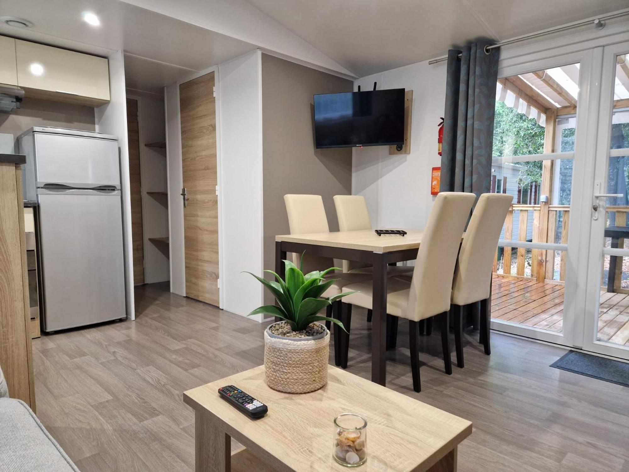 Mobil Home Tout Confort 3 Chambres Camping Les Pierres Couchees แซ็ง-เบรแว็ง-เล-แป็ง ภายนอก รูปภาพ